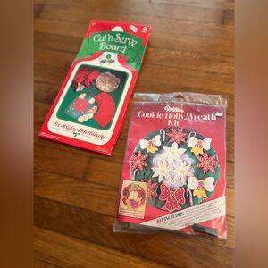 Wilton Vintage Holiday Cookie Wreath Kit & Cut ‘n Serve Board